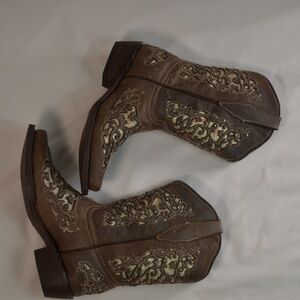 McAllen Kids Floral Embroidery Boot size 6